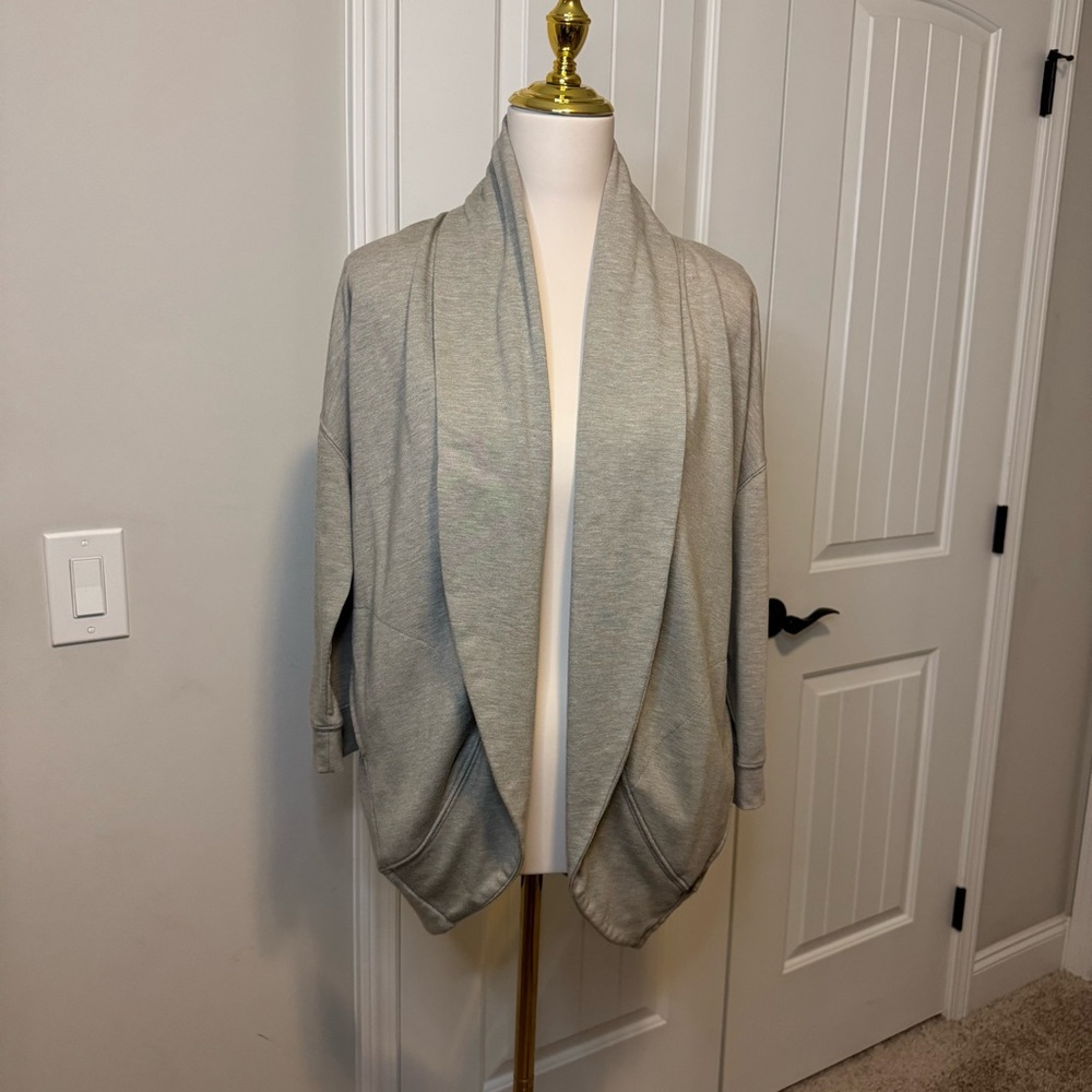 Iva Gray Women's Open Front Cardigan. Size small